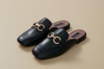 Brieftaschen und Kartenhalter